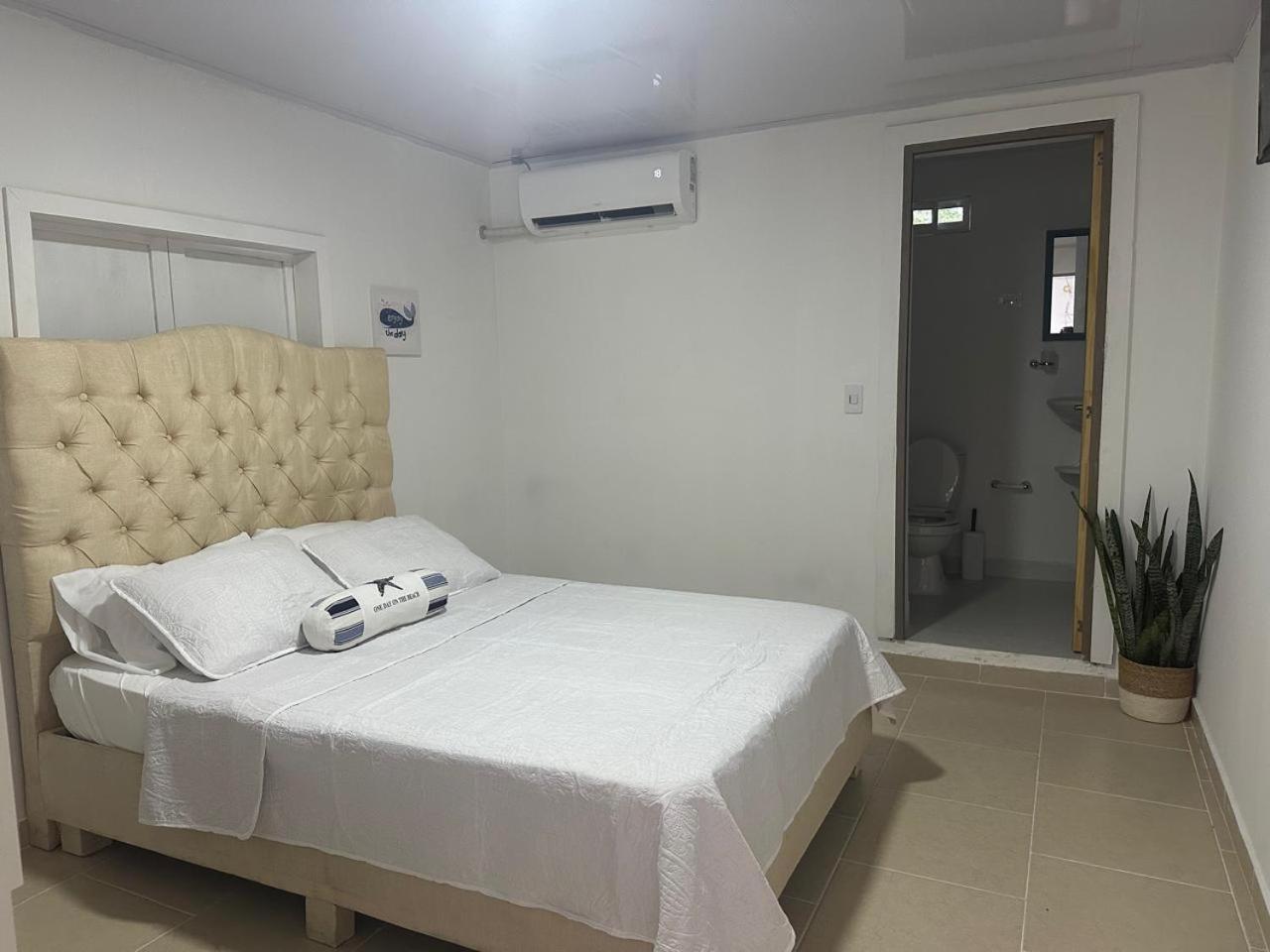 Leonor'S Guest House South West Bay Extérieur photo