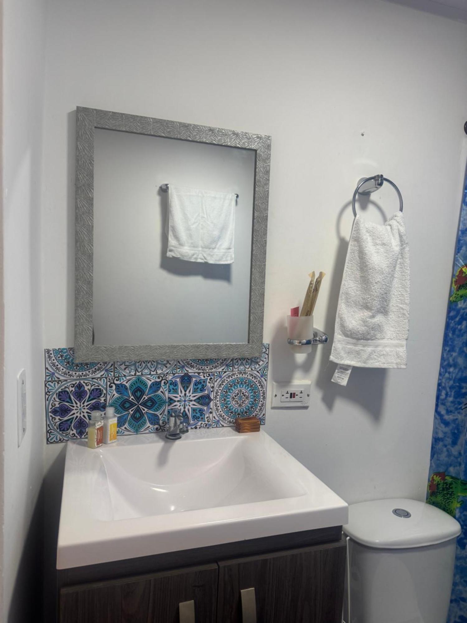 Leonor'S Guest House South West Bay Extérieur photo