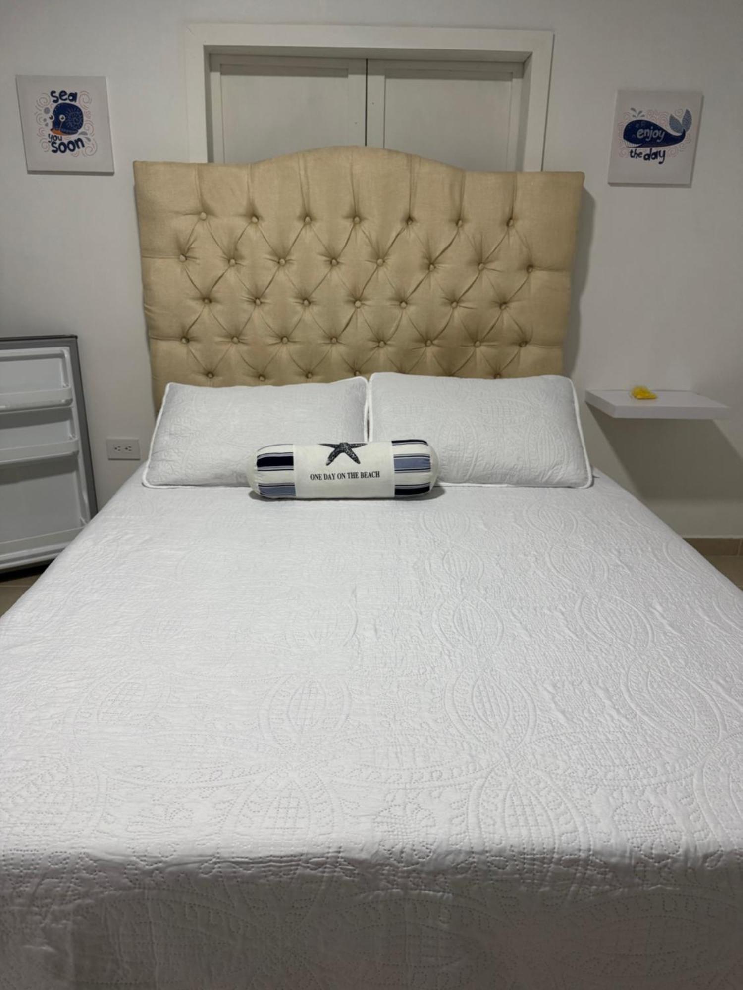 Leonor'S Guest House South West Bay Extérieur photo